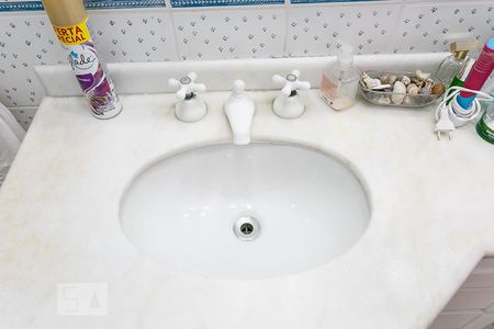 Apartamento à venda com 257m², 4 quartos e 4 vagasBanheiro da Suíte 2