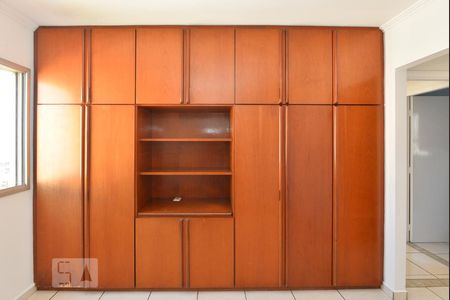 Apartamento para alugar com 70m², 3 quartos e 1 vagaSuíte