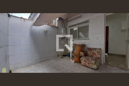 Casa à venda com 55m², 2 quartos e 1 vaga Casa à venda com 55m², 2 quartos e 1 vagaÁrea de Serviço