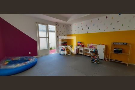 Casa à venda com 55m², 2 quartos e 1 vaga Casa à venda com 55m², 2 quartos e 1 vagaBrinquedoteca