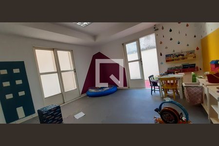 Casa à venda com 55m², 2 quartos e 1 vaga Casa à venda com 55m², 2 quartos e 1 vagaBrinquedoteca