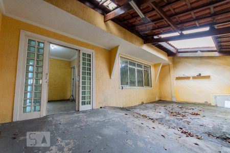 Casa para alugar com 100m², 2 quartos e 2 vagas Casa para alugar com 100m², 2 quartos e 2 vagasGaragem