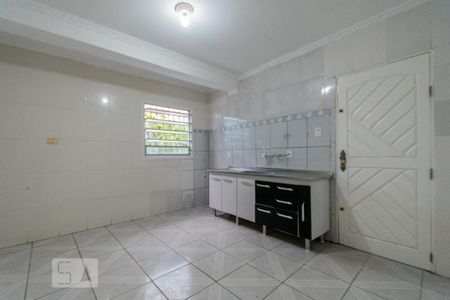 Casa para alugar com 100m², 2 quartos e 2 vagas Casa para alugar com 100m², 2 quartos e 2 vagasCozinha