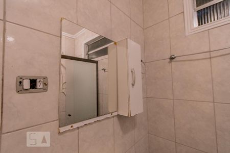 Casa para alugar com 100m², 2 quartos e 2 vagas Casa para alugar com 100m², 2 quartos e 2 vagasBanheiro