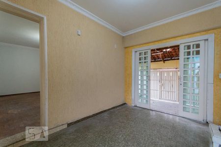 Sala 1 de casa para alugar com 2 quartos, 100m² em Jardim Santo Alberto, Santo André