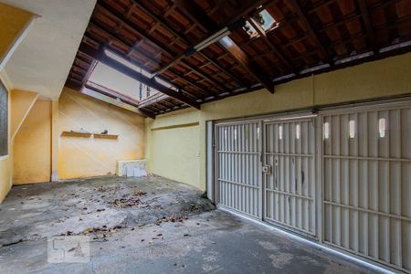 Casa para alugar com 100m², 2 quartos e 2 vagas Casa para alugar com 100m², 2 quartos e 2 vagasGaragem