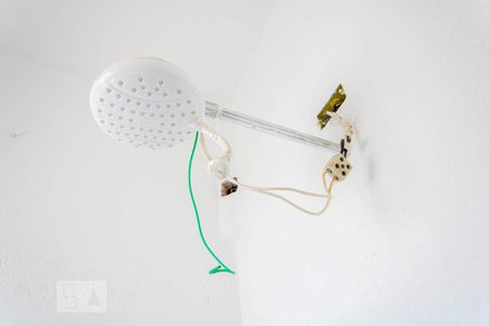 Banheiro de casa para alugar com 1 quarto, 45m² em Vila Palmares, Santo André