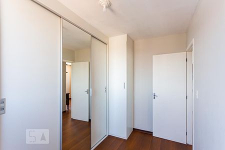 Quarto de apartamento à venda com 2 quartos, 52m² em Jardim Roberto, Osasco