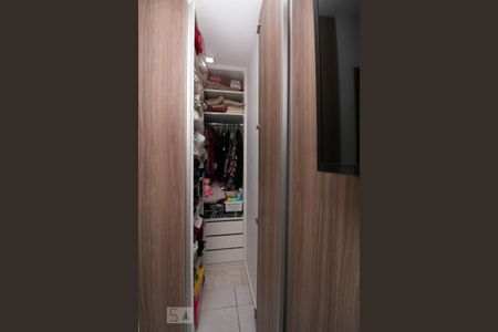 Casa de condomínio à venda com 65m², 2 quartos e 1 vagaCloset