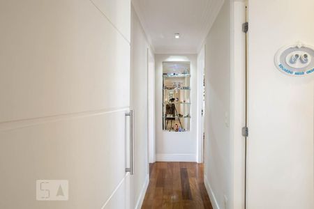 Apartamento à venda com 178m², 3 quartos e 3 vagasCorredor