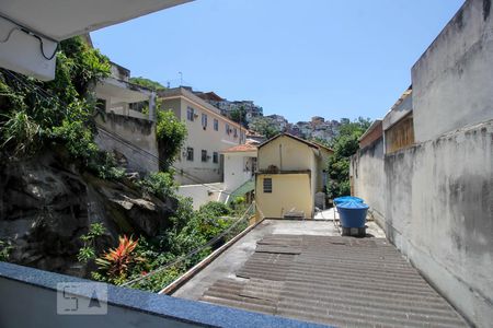 Vista do Quarto de casa para alugar com 1 quarto, 30m² em Catete, Rio de Janeiro