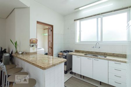Cozinha de casa para alugar com 3 quartos, 157m² em Chácara das Pedras, Porto Alegre