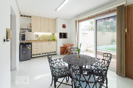 Churrasqueira de casa à venda com 3 quartos, 157m² em Chácara das Pedras, Porto Alegre