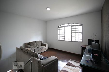 Casa à venda com 378m², 4 quartos e 5 vagasSala de Estar 3