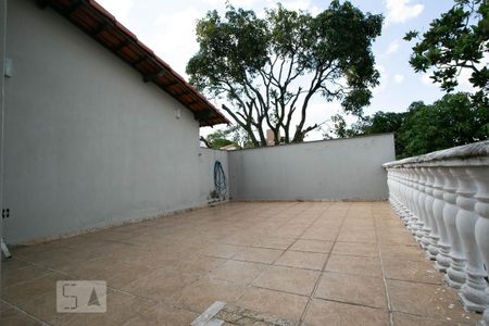 Casa à venda com 378m², 4 quartos e 5 vagasVaranda