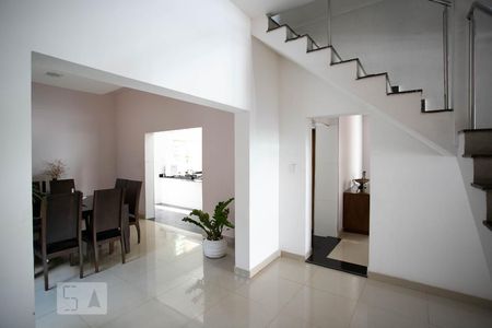 Sala de casa à venda com 4 quartos, 378m² em Santa Amélia, Belo Horizonte