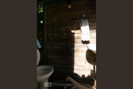 Casa à venda com 378m², 4 quartos e 5 vagasBanheiro da Piscina