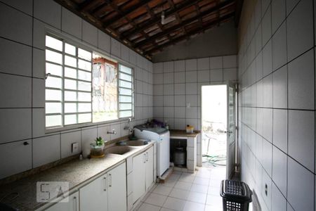 Casa à venda com 378m², 4 quartos e 5 vagasÁrea de Serviço