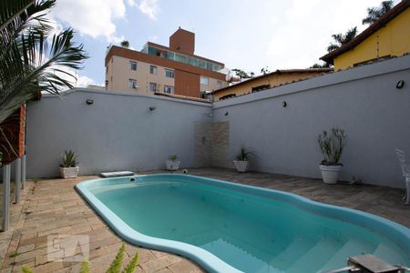 Casa à venda com 378m², 4 quartos e 5 vagasPiscina