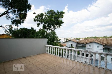 Casa à venda com 378m², 4 quartos e 5 vagasVaranda