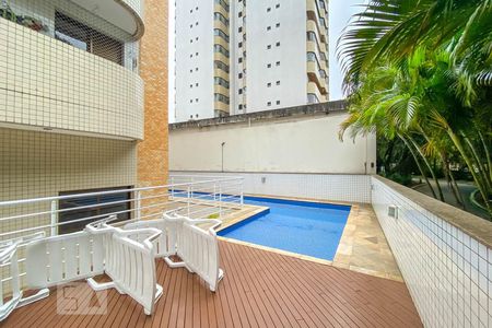Apartamento para alugar com 130m², 3 quartos e 2 vagas Apartamento para alugar com 130m², 3 quartos e 2 vagasPiscina