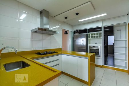 Apartamento para alugar com 130m², 3 quartos e 2 vagas Apartamento para alugar com 130m², 3 quartos e 2 vagasCozinha