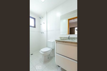 Apartamento para alugar com 130m², 3 quartos e 2 vagas Apartamento para alugar com 130m², 3 quartos e 2 vagasBanheiro da suíte 2