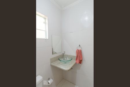 Casa à venda com 235m², 3 quartos e 2 vagas Casa à venda com 235m², 3 quartos e 2 vagasBanheiro