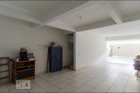 Casa à venda com 235m², 3 quartos e 2 vagas Casa à venda com 235m², 3 quartos e 2 vagasGaragem