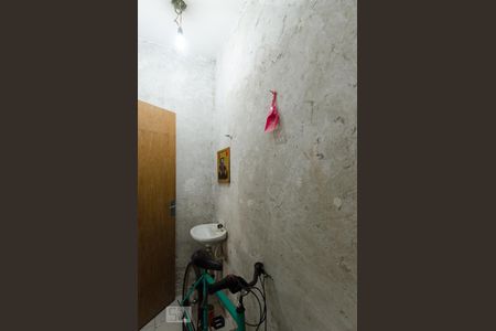 Casa à venda com 235m², 3 quartos e 2 vagas Casa à venda com 235m², 3 quartos e 2 vagasLavabo