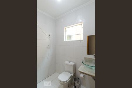 Casa à venda com 235m², 3 quartos e 2 vagas Casa à venda com 235m², 3 quartos e 2 vagasBanheiro