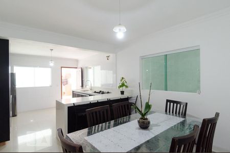 Casa à venda com 235m², 3 quartos e 2 vagas Casa à venda com 235m², 3 quartos e 2 vagasCozinha