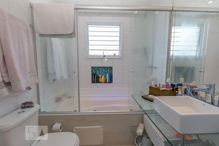 Apartamento à venda com 156m², 3 quartos e 3 vagas Apartamento à venda com 156m², 3 quartos e 3 vagasBanheiro da Suíte 1