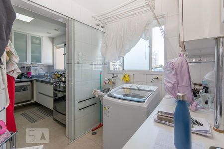 Apartamento à venda com 156m², 3 quartos e 3 vagas Apartamento à venda com 156m², 3 quartos e 3 vagasLavanderia