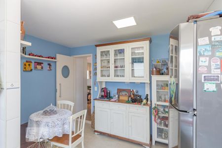 Apartamento à venda com 156m², 3 quartos e 3 vagas Apartamento à venda com 156m², 3 quartos e 3 vagasCozinha
