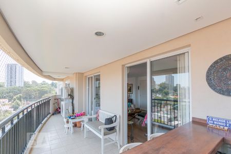 Apartamento à venda com 156m², 3 quartos e 3 vagas Apartamento à venda com 156m², 3 quartos e 3 vagasVaranda da Sala