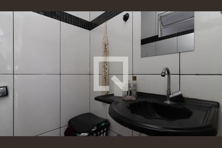 Casa à venda com 70m², 2 quartos e 1 vaga Casa à venda com 70m², 2 quartos e 1 vagaBanheiro de serviço