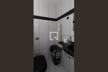 Casa à venda com 70m², 2 quartos e 1 vaga Casa à venda com 70m², 2 quartos e 1 vagaBanheiro de serviço