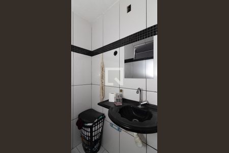 Casa à venda com 70m², 2 quartos e 1 vaga Casa à venda com 70m², 2 quartos e 1 vagaBanheiro de serviço