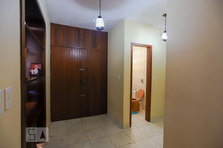 Hall de Entrada de casa à venda com 4 quartos, 600m² em Sarandi, Porto Alegre