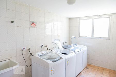 Apartamento para alugar com 42m², 1 quarto e 1 vaga Apartamento para alugar com 42m², 1 quarto e 1 vagaÁrea comum - Lavanderia
