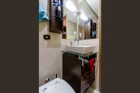 Casa à venda com 225m², 3 quartos e 2 vagasBanheiro da Suíte