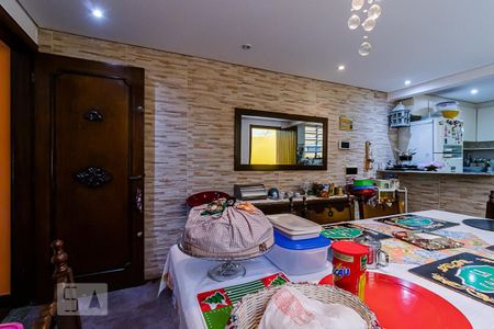 Casa à venda com 225m², 3 quartos e 2 vagasCopa