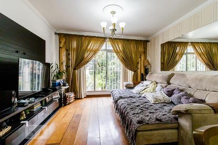 Casa à venda com 225m², 3 quartos e 2 vagasSala