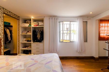 Casa à venda com 225m², 3 quartos e 2 vagasSuíte