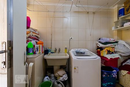 Casa à venda com 225m², 3 quartos e 2 vagasÁrea de Serviço