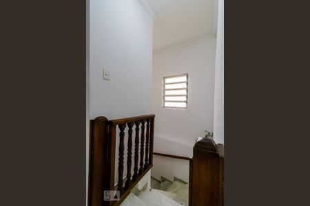 Casa à venda com 225m², 3 quartos e 2 vagasEscada