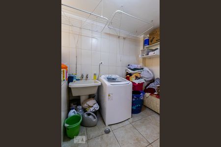 Casa à venda com 225m², 3 quartos e 2 vagasÁrea de Serviço