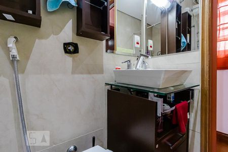Casa à venda com 225m², 3 quartos e 2 vagasBanheiro da Suíte