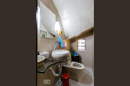 Casa à venda com 225m², 3 quartos e 2 vagasLavabo